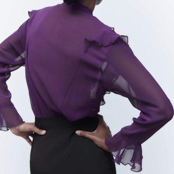 NWT PURPLE TIED BLOUSE WITH RUFFLES. - Picture 4 of 8